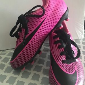 Nike Kids' Bravata II Firm Ground Soccer Cleats